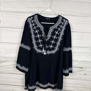 APNY Women's Black & White Geometric Embroidered V-Neck Tie-Front Boho Blouse